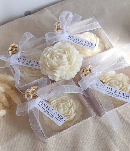 Flower scented candle